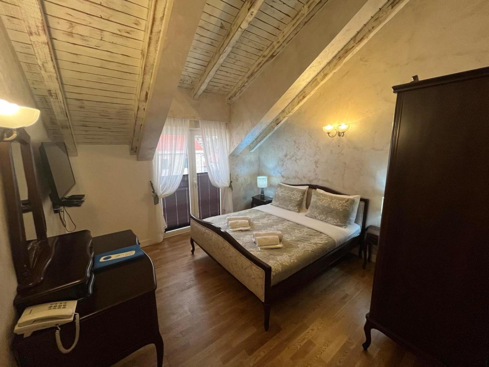 Garni Hotel Tianis โกตอร์ ภายนอก รูปภาพ